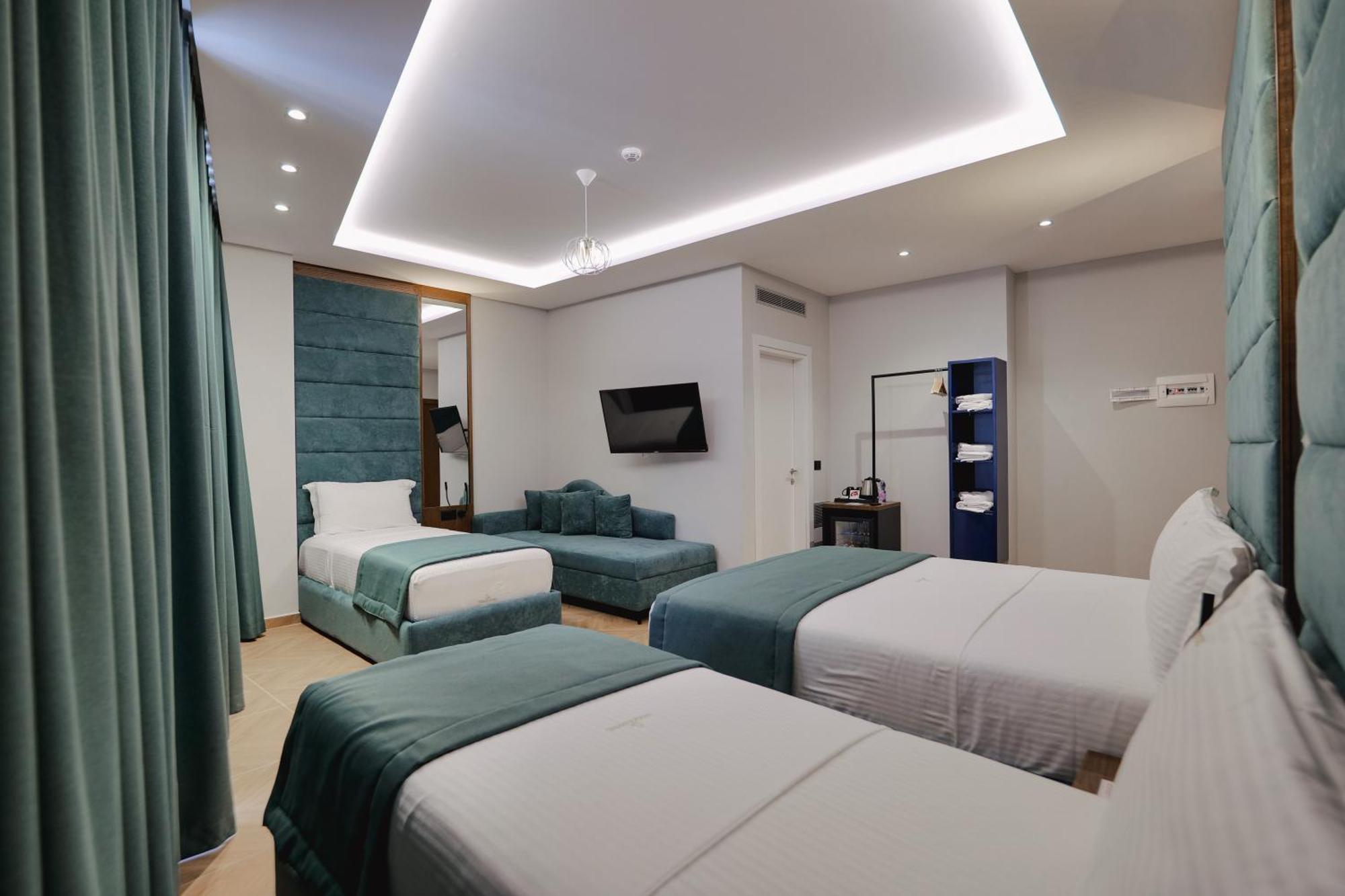 Duka'S Hotel Ksamil Bagian luar foto
