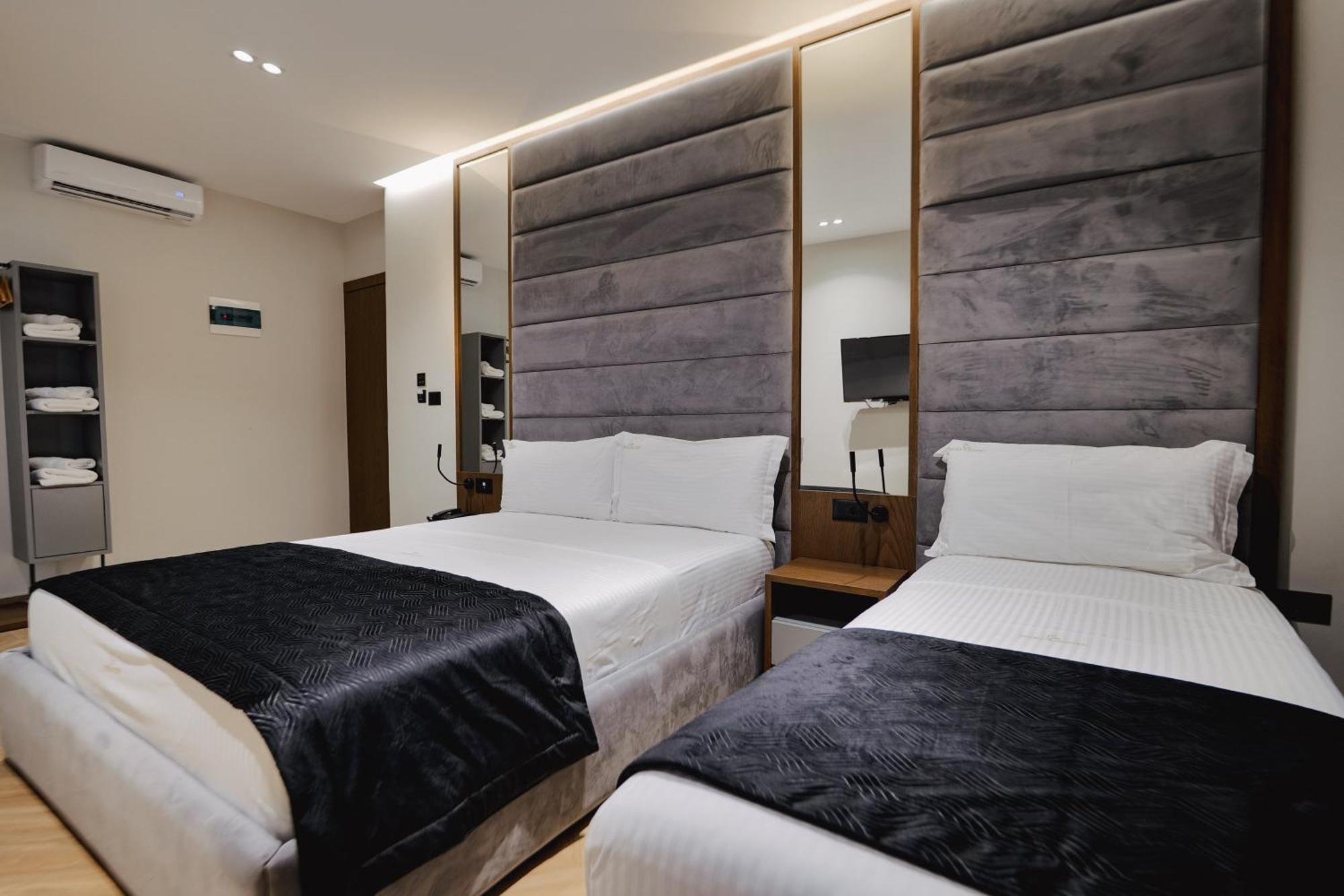 Duka'S Hotel Ksamil Bagian luar foto